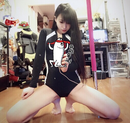 LOL卡卡与王者荣耀女英雄比胸 斗鱼三骚回来了