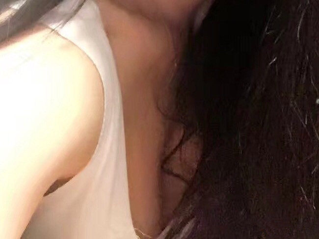 LOL卡卡与王者荣耀女英雄比身材 不知火舞都服气