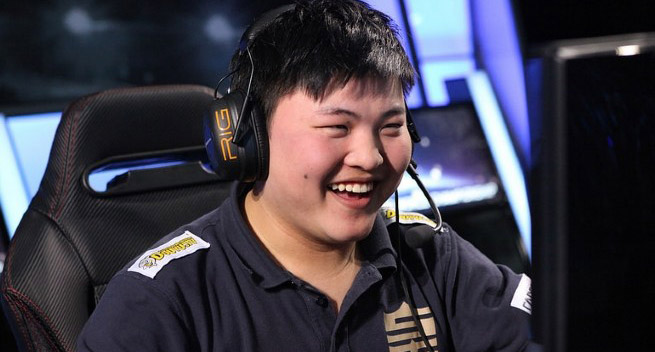 Uzi直播间被封 小姐姐粉丝怒怼官博致瘫痪_产