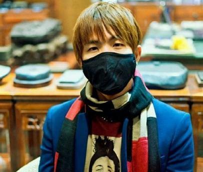 二次元&ldquo;女&rdquo;神轩墨宝宝收到男性用品 网友怀疑是小漠为之