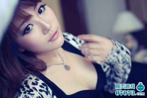美女showgirl小訫豹纹黑丝性感图片