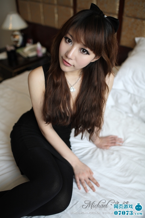 美女showgirl小訫豹纹黑丝性感图片