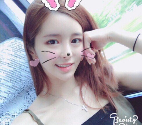 尹素婉被王思聪抛弃后使出绝招留住人气